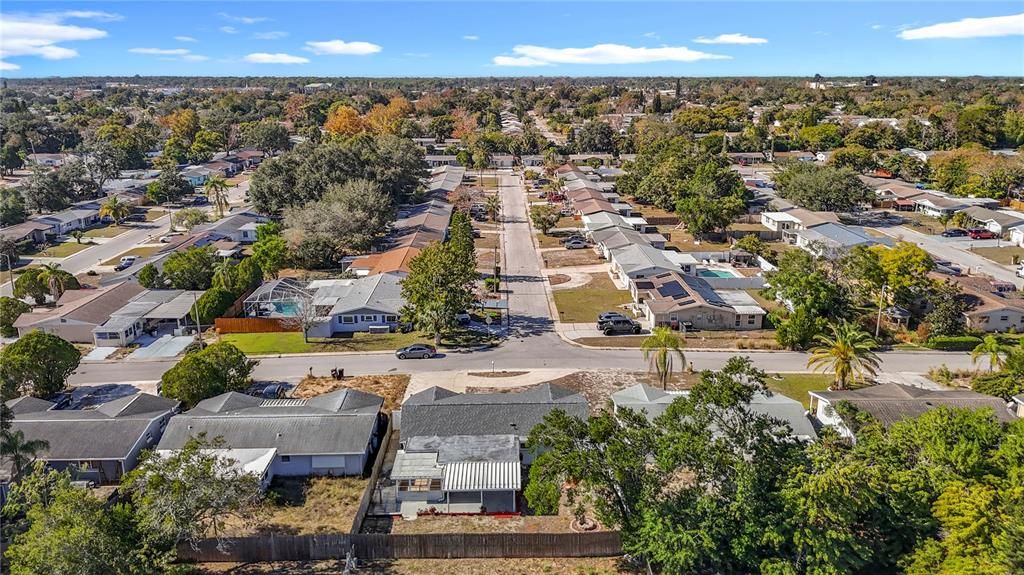 На продажу: $219,999 (2 спален, 2 ванн, 1168 Квадратных фут)