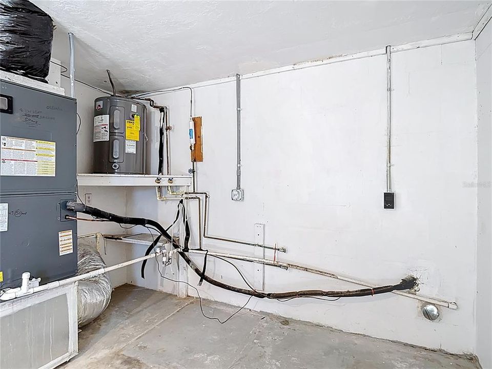 На продажу: $219,999 (2 спален, 2 ванн, 1168 Квадратных фут)