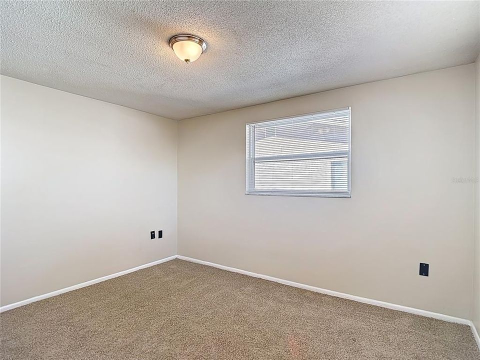 На продажу: $219,999 (2 спален, 2 ванн, 1168 Квадратных фут)