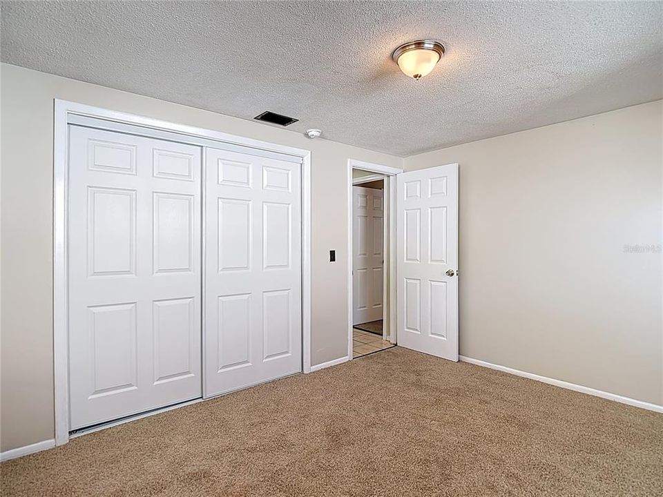 На продажу: $219,999 (2 спален, 2 ванн, 1168 Квадратных фут)