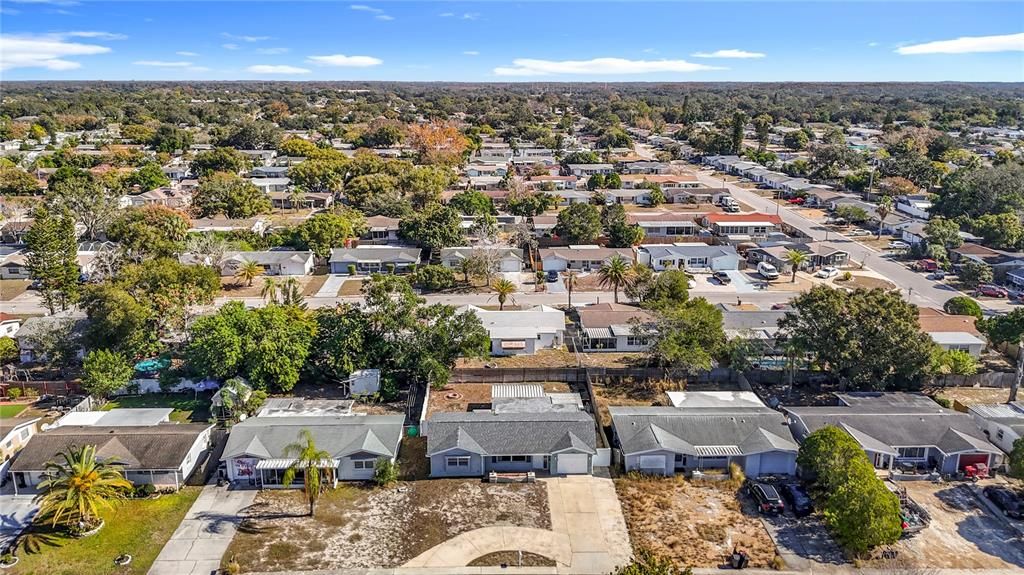 На продажу: $219,999 (2 спален, 2 ванн, 1168 Квадратных фут)