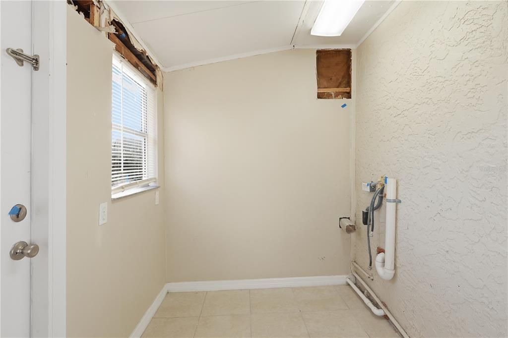 For Sale: $179,900 (4 beds, 2 baths, 1706 Square Feet)