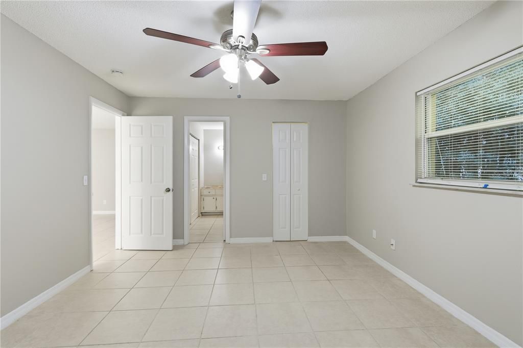 For Sale: $179,900 (4 beds, 2 baths, 1706 Square Feet)