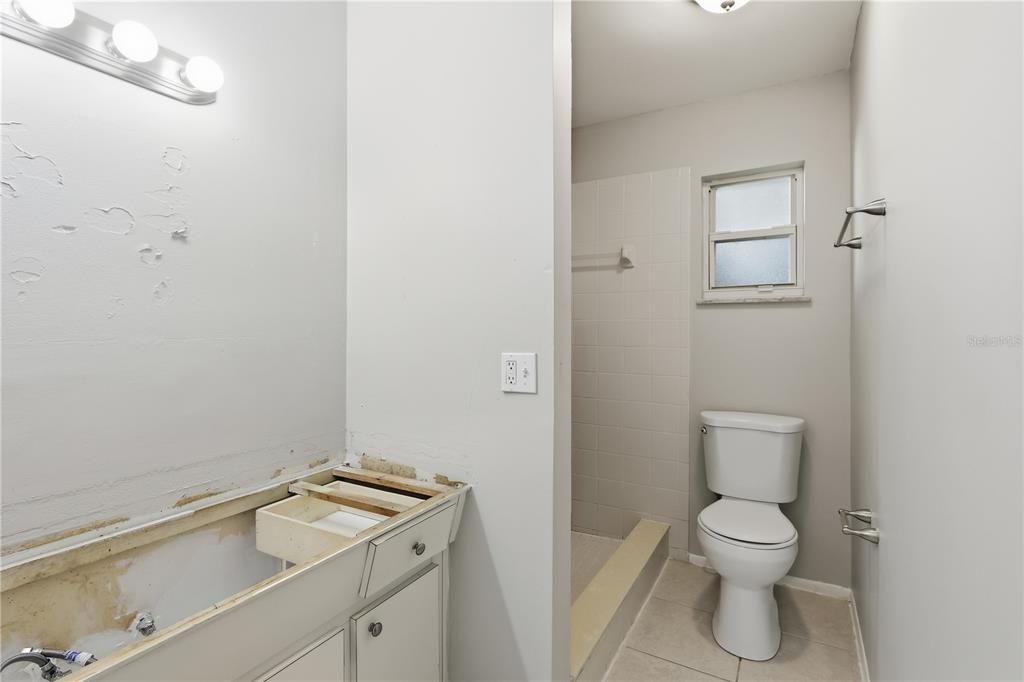 For Sale: $179,900 (4 beds, 2 baths, 1706 Square Feet)