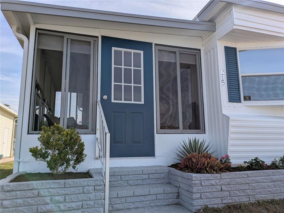 For Sale: $137,000 (2 beds, 1 baths, 665 Square Feet)