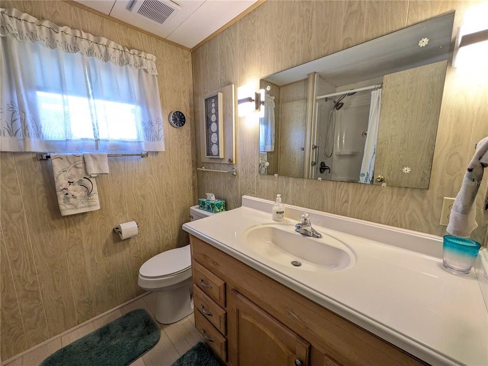 For Sale: $137,000 (2 beds, 1 baths, 665 Square Feet)