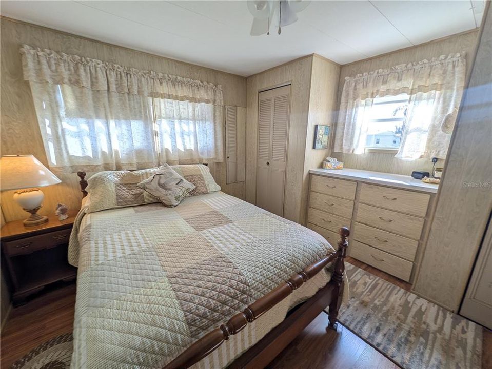 For Sale: $137,000 (2 beds, 1 baths, 665 Square Feet)