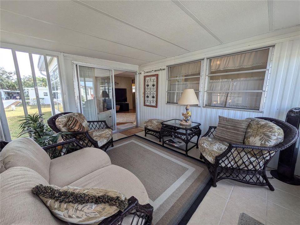 For Sale: $137,000 (2 beds, 1 baths, 665 Square Feet)