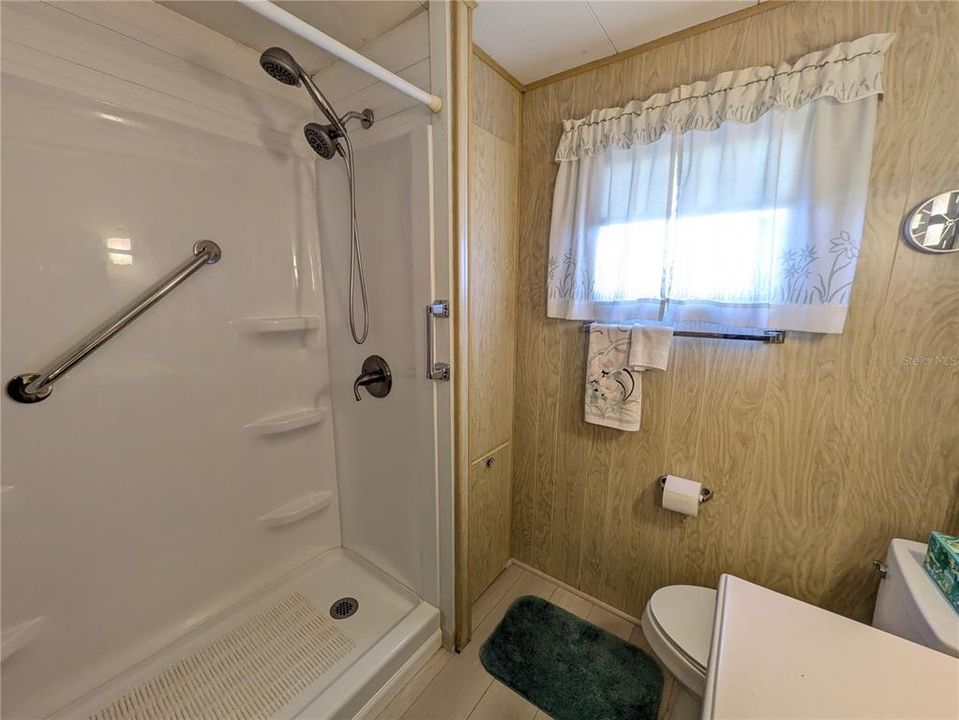 For Sale: $137,000 (2 beds, 1 baths, 665 Square Feet)