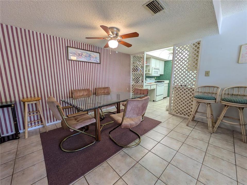 For Sale: $170,000 (2 beds, 2 baths, 1178 Square Feet)