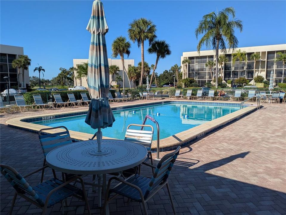 For Sale: $170,000 (2 beds, 2 baths, 1178 Square Feet)