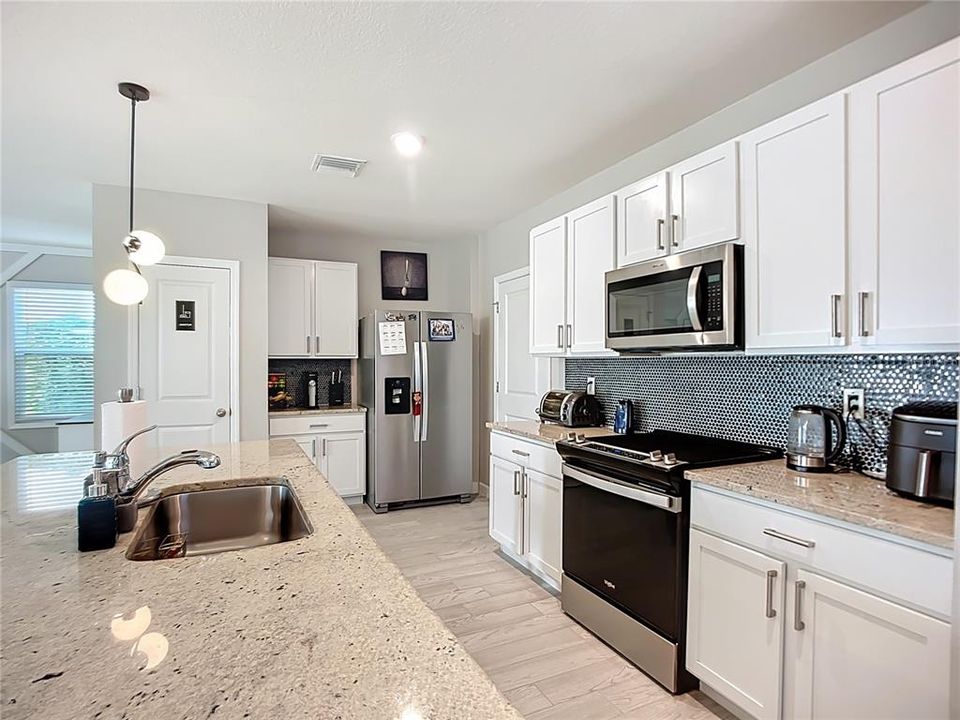 For Sale: $450,000 (4 beds, 2 baths, 2364 Square Feet)