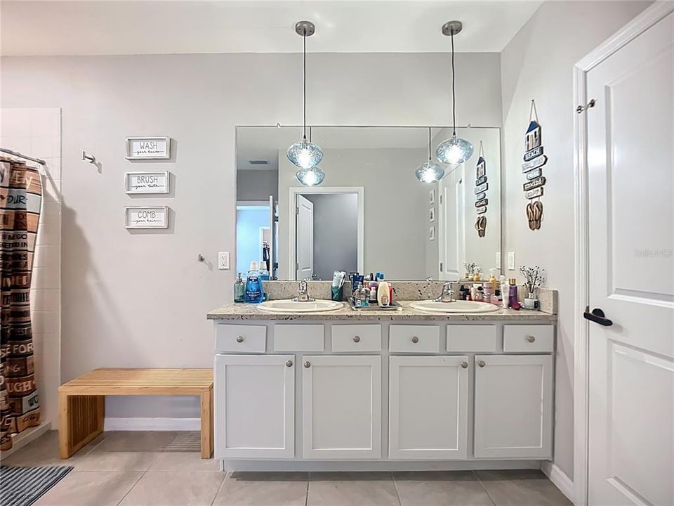 For Sale: $450,000 (4 beds, 2 baths, 2364 Square Feet)