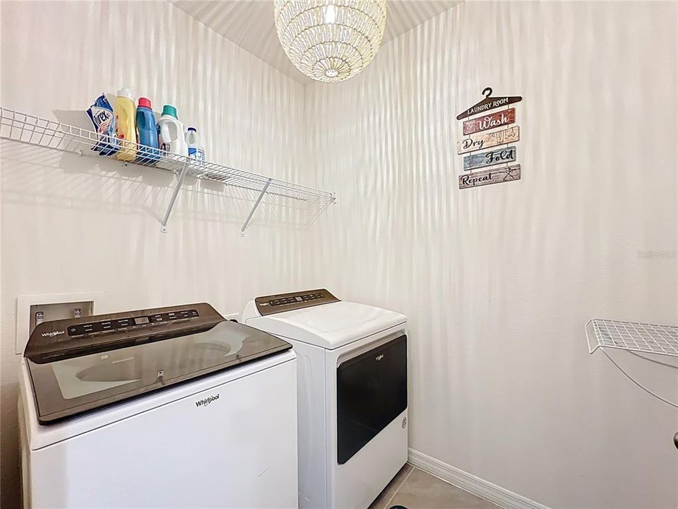 For Sale: $450,000 (4 beds, 2 baths, 2364 Square Feet)