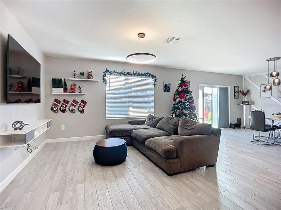 For Sale: $450,000 (4 beds, 2 baths, 2364 Square Feet)