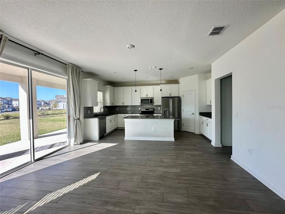 For Rent: $3,199 (5 beds, 4 baths, 3791 Square Feet)