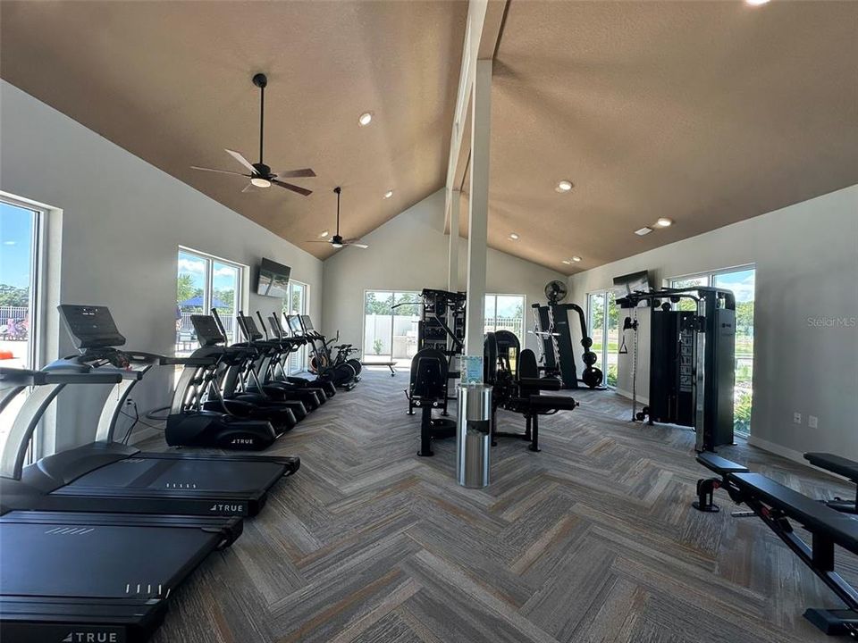 Под контрактом: $3,199 (5 спален, 4 ванн, 3791 Квадратных фут)