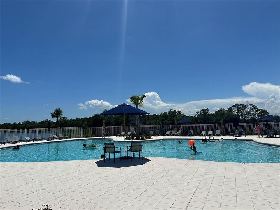 Под контрактом: $3,199 (5 спален, 4 ванн, 3791 Квадратных фут)