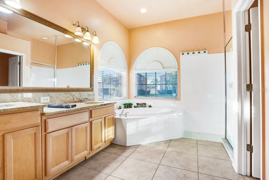 For Sale: $499,900 (4 beds, 3 baths, 2918 Square Feet)