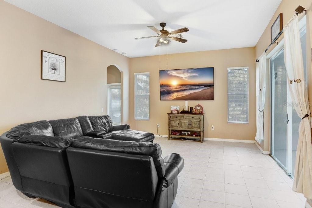 For Sale: $499,900 (4 beds, 3 baths, 2918 Square Feet)