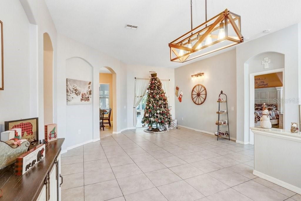 For Sale: $499,900 (4 beds, 3 baths, 2918 Square Feet)