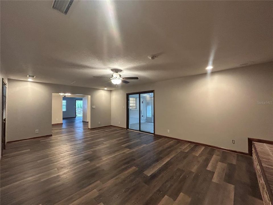 For Rent: $2,100 (4 beds, 2 baths, 2110 Square Feet)