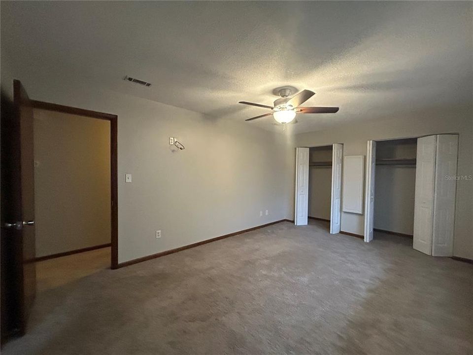 For Rent: $2,100 (4 beds, 2 baths, 2110 Square Feet)