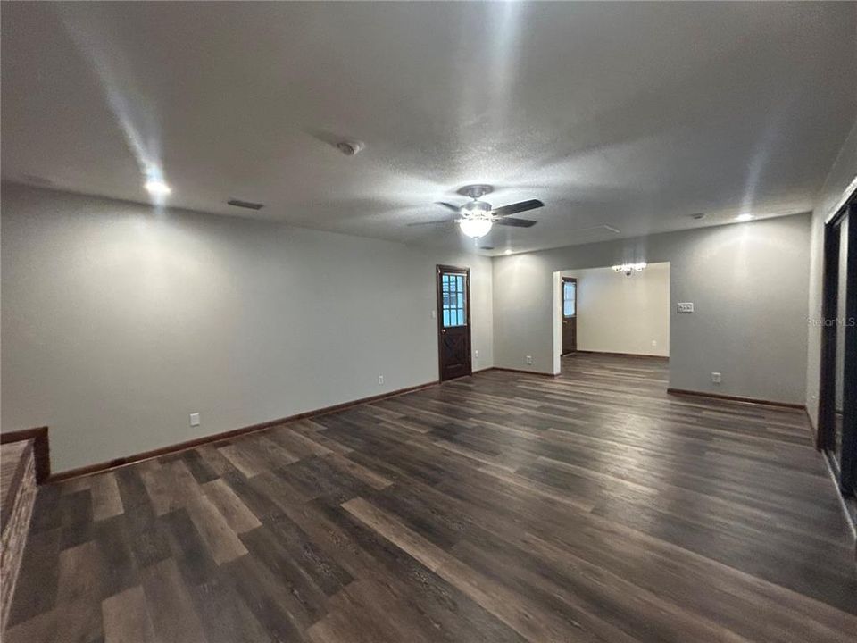 For Rent: $2,100 (4 beds, 2 baths, 2110 Square Feet)