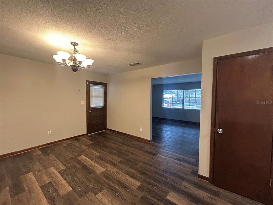 For Rent: $2,100 (4 beds, 2 baths, 2110 Square Feet)