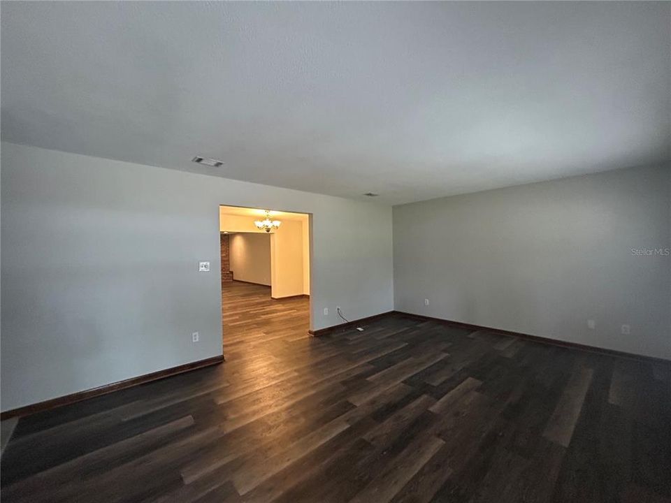 For Rent: $2,100 (4 beds, 2 baths, 2110 Square Feet)