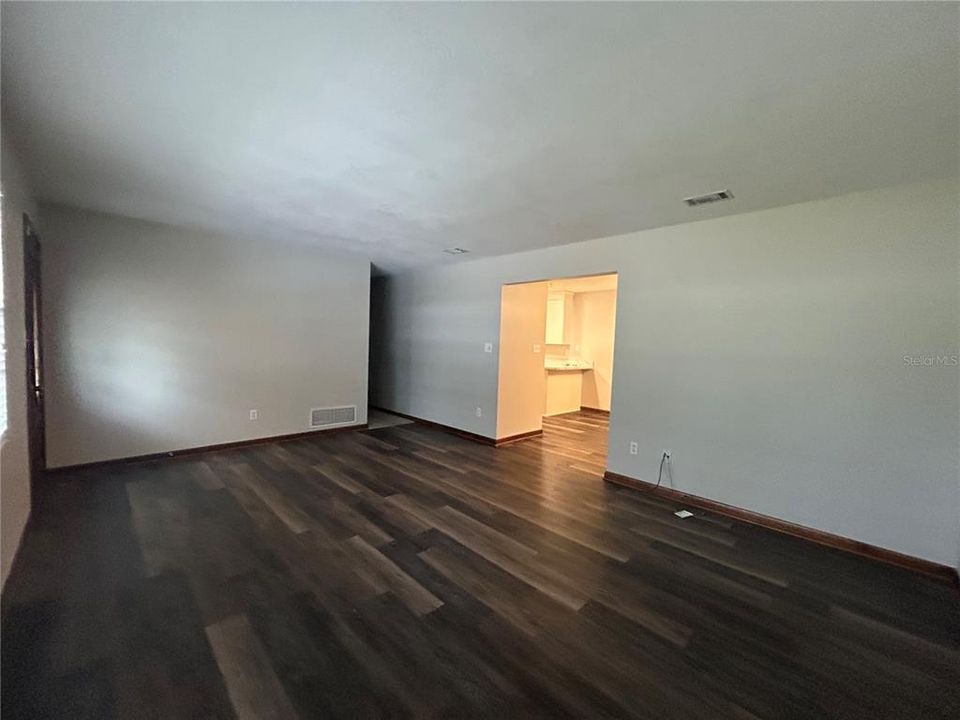 For Rent: $2,100 (4 beds, 2 baths, 2110 Square Feet)