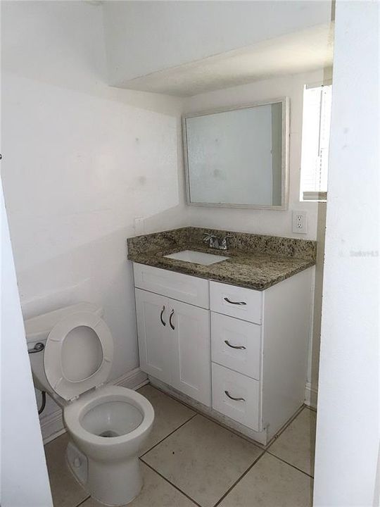 待售: $299,990 (4 贝兹, 2 浴室, 1698 平方英尺)