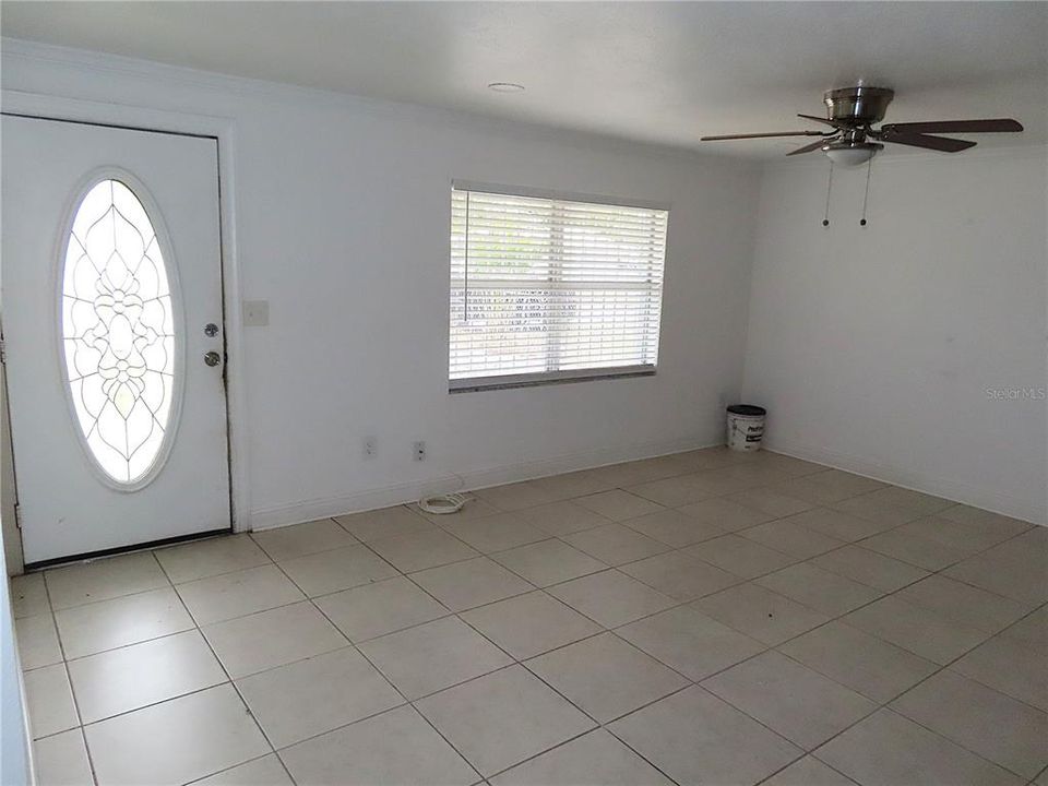 待售: $299,990 (4 贝兹, 2 浴室, 1698 平方英尺)