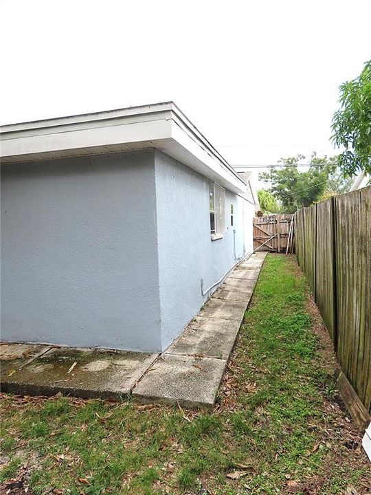 待售: $299,990 (4 贝兹, 2 浴室, 1698 平方英尺)