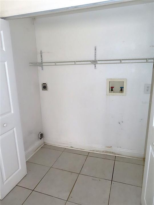 待售: $299,990 (4 贝兹, 2 浴室, 1698 平方英尺)