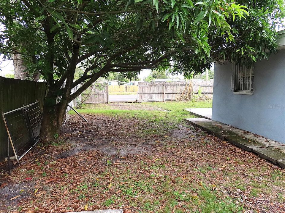 待售: $299,990 (4 贝兹, 2 浴室, 1698 平方英尺)