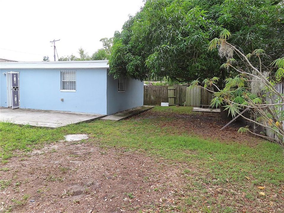 待售: $299,990 (4 贝兹, 2 浴室, 1698 平方英尺)