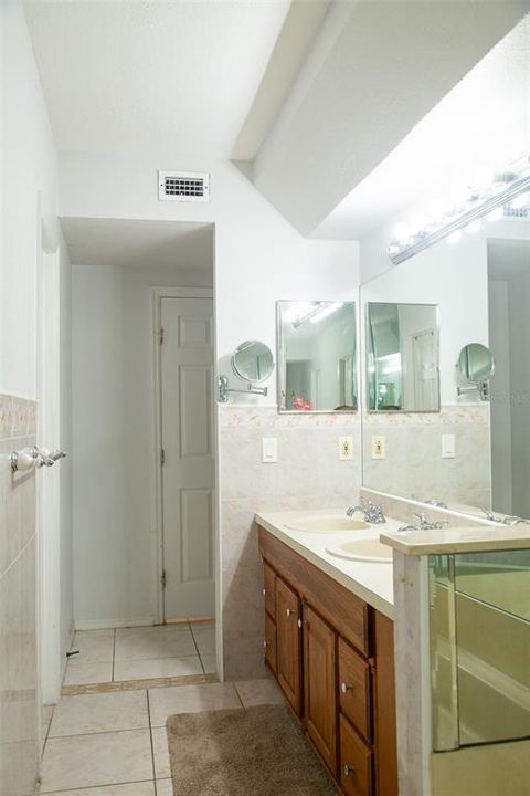 For Sale: $455,000 (4 beds, 2 baths, 1937 Square Feet)