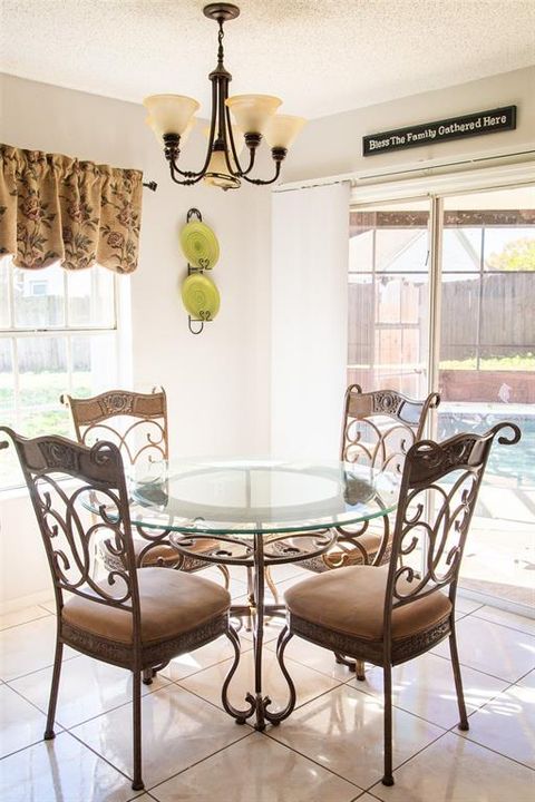 For Sale: $455,000 (4 beds, 2 baths, 1937 Square Feet)