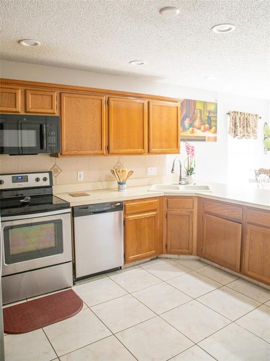 For Sale: $455,000 (4 beds, 2 baths, 1937 Square Feet)