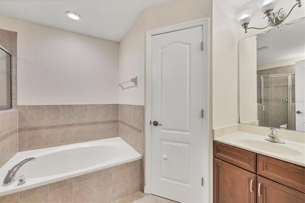 For Sale: $379,900 (4 beds, 2 baths, 2126 Square Feet)