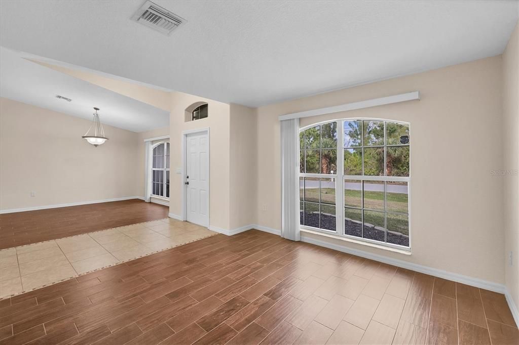 For Sale: $379,900 (4 beds, 2 baths, 2126 Square Feet)