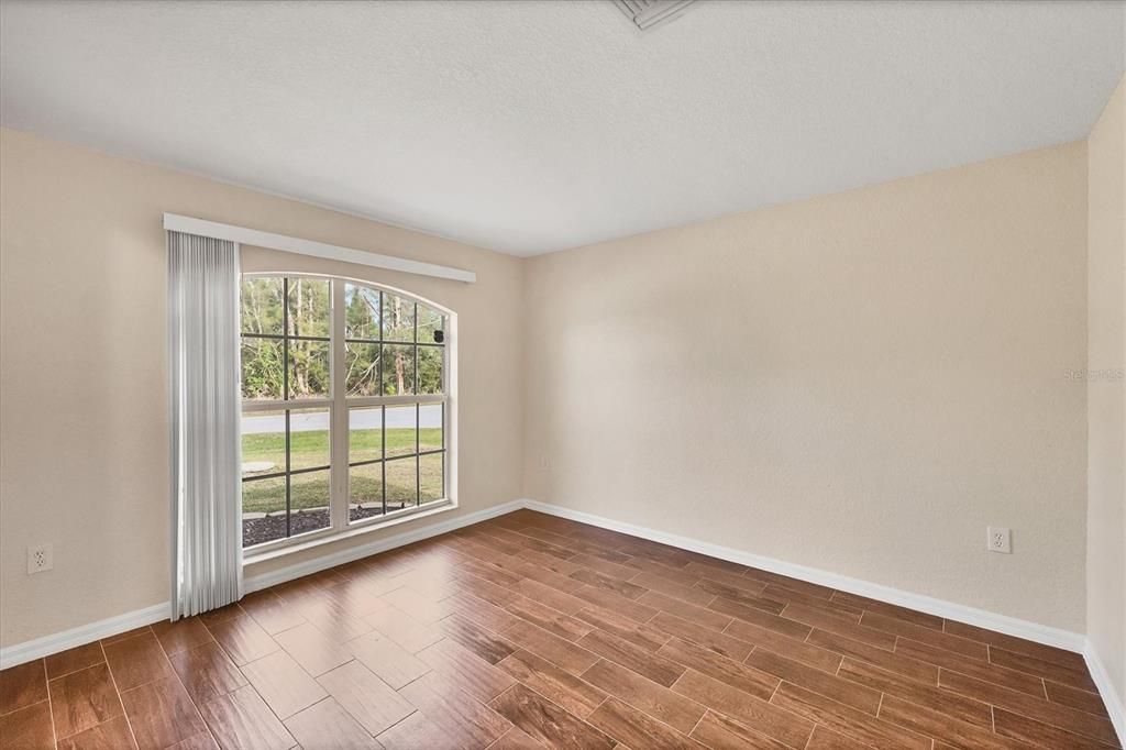 For Sale: $379,900 (4 beds, 2 baths, 2126 Square Feet)