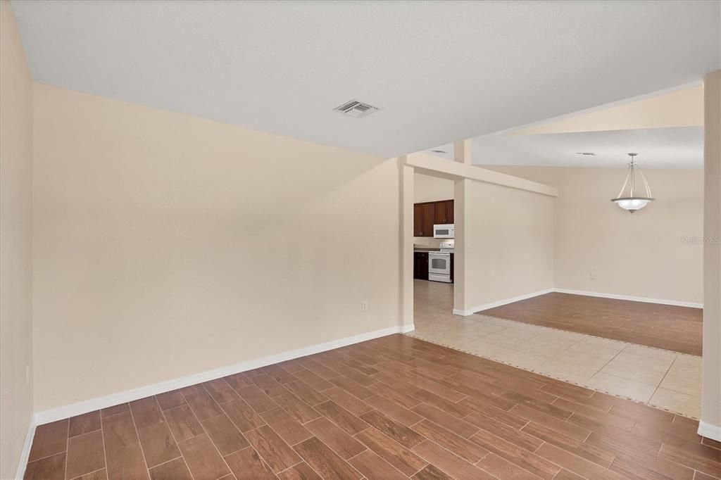 For Sale: $379,900 (4 beds, 2 baths, 2126 Square Feet)