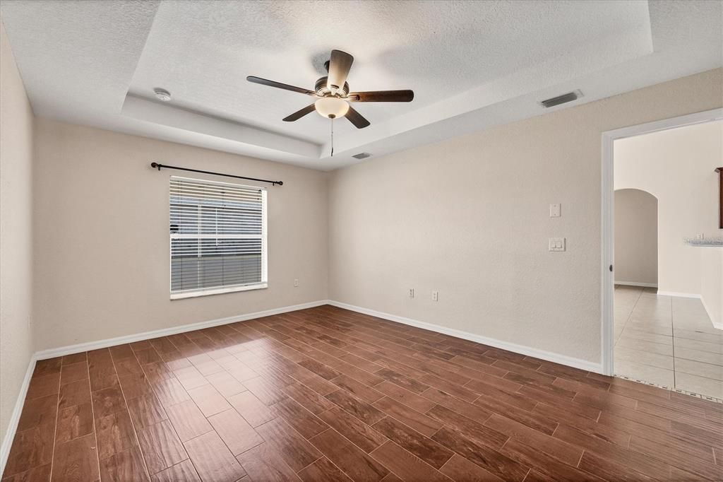 For Sale: $379,900 (4 beds, 2 baths, 2126 Square Feet)