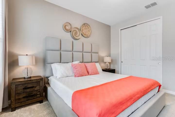 待售: $639,000 (7 贝兹, 6 浴室, 3533 平方英尺)