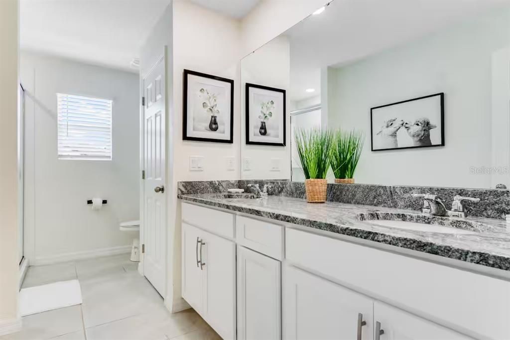 待售: $639,000 (7 贝兹, 6 浴室, 3533 平方英尺)