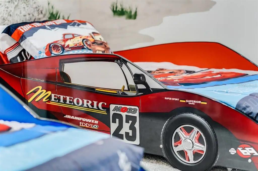 待售: $639,000 (7 贝兹, 6 浴室, 3533 平方英尺)