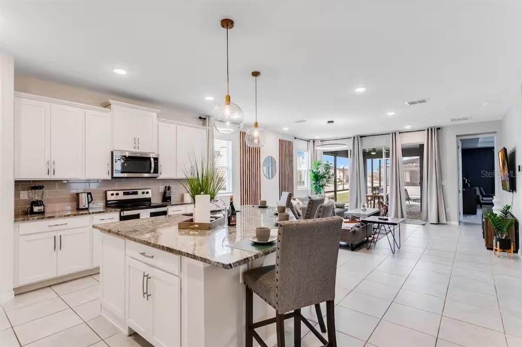 待售: $639,000 (7 贝兹, 6 浴室, 3533 平方英尺)