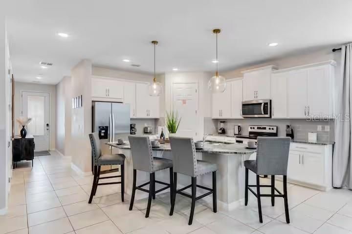 待售: $639,000 (7 贝兹, 6 浴室, 3533 平方英尺)